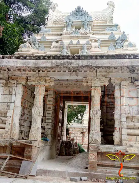 Gopuram Chaturmukeshvara Swamy Temple
