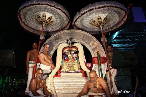 chandraparbha-vahanam-Srinivasa-Mangapuram