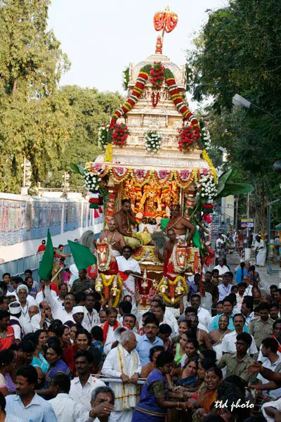 golden-chariot-Srinivasa Mangapuram