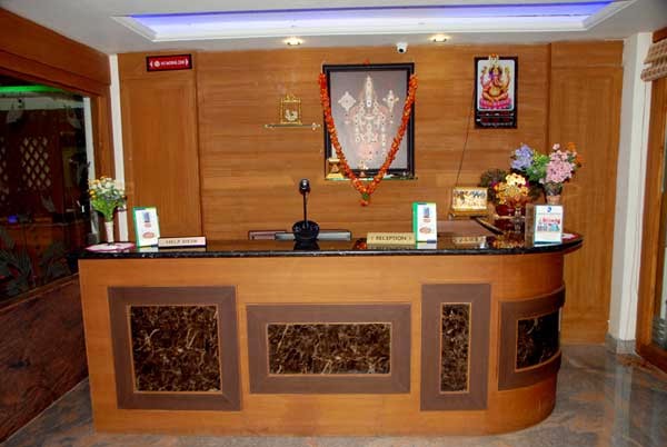 hotel-slv-grand-front-office