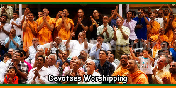 Devotees Worshipping