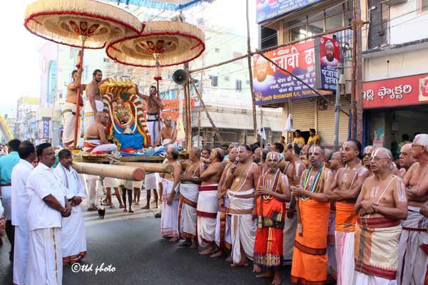 Lord-Govindaraja-Swamy-Chinnasesha-Vahanam