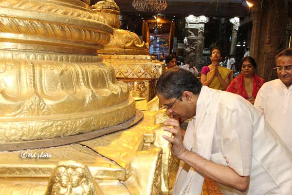 Honorable Judge Of Supreme Court Justice Offered Prayers to Lord ...