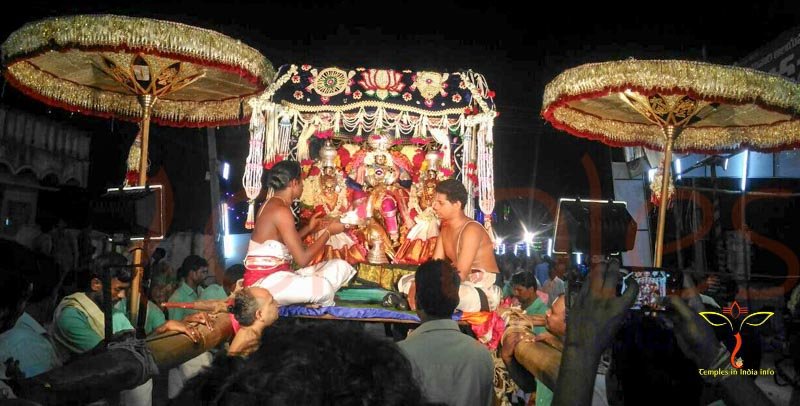 Sri Venugopala Swamy Muthyapu Pandiri Vahanam