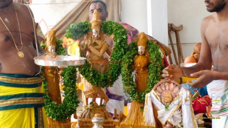 Procession deity Harathi